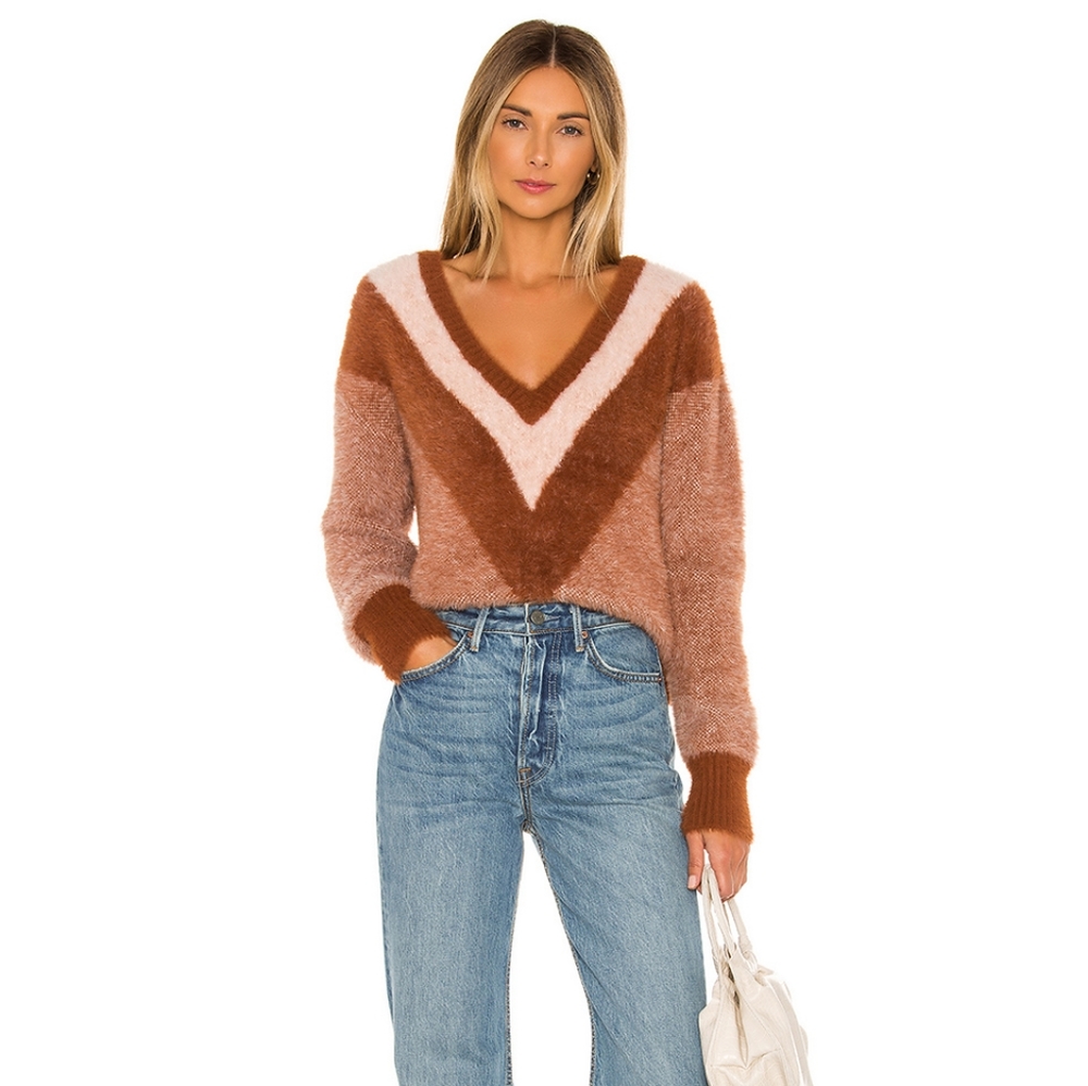 House of Harlow, Retail $188